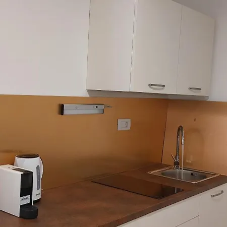 B מלון דירות 3*