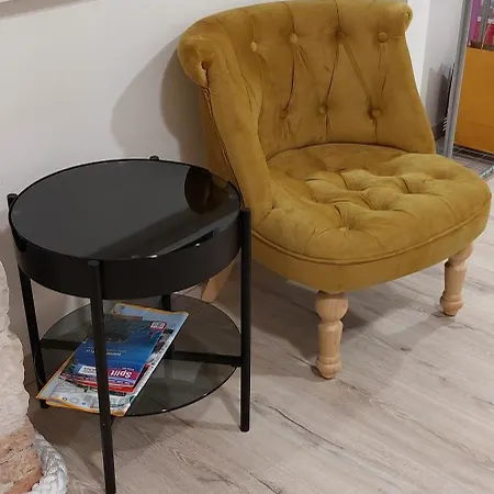 Aparthotel B